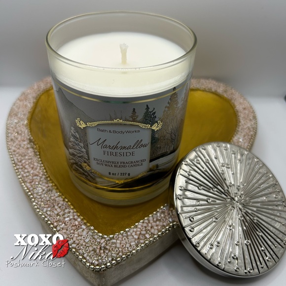 Bath & Body Works Marshmallow Fireside Candle - Single Wick - Picture 2 of 3